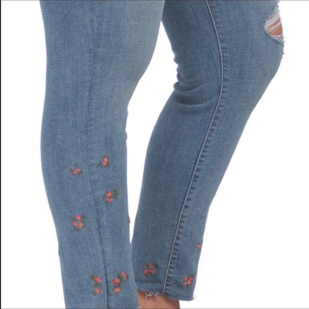 Levi shaping skinny flower power jeans size 24w
